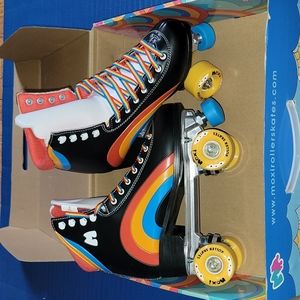 Moxi Skates Rainbow Rider, Size 8, Rainbow